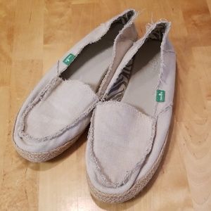 SANUK Slip On Flats Womens 9 Natural